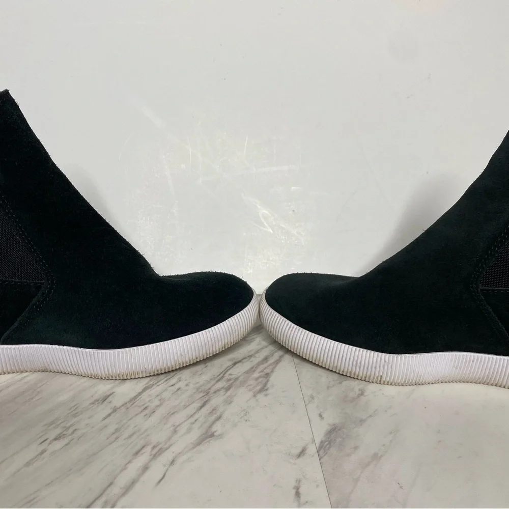 Sorel Out N About Slip On Wedge Black Suede Bootie 9